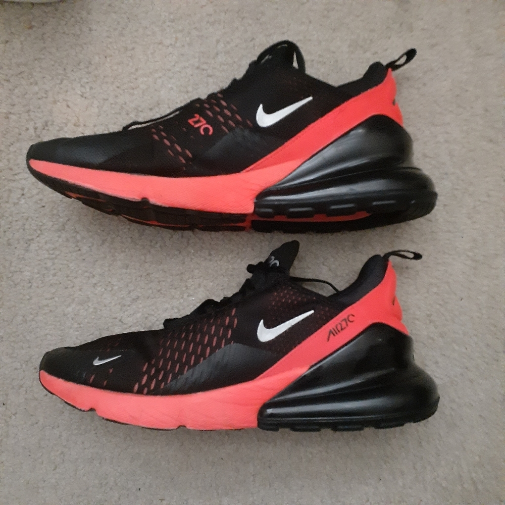 NIke Air 270 Mens Shoes sz. 11.5